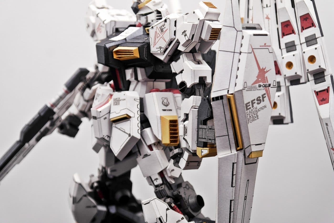 RX-93 뉴건담 페이퍼크래프트 다른 컷 2